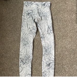 Lululemon Flower Print Wunder Under Leggings